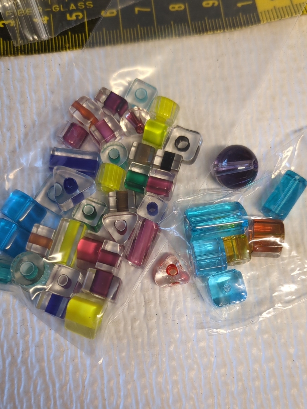 ❤️3/$10❤️Q92 Assorted Multicolor and Clear Glass Beads